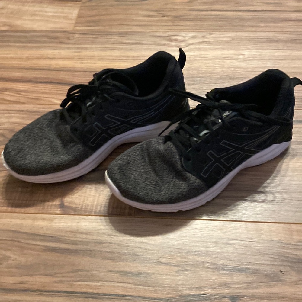 ASICS cross trainers size 8.5